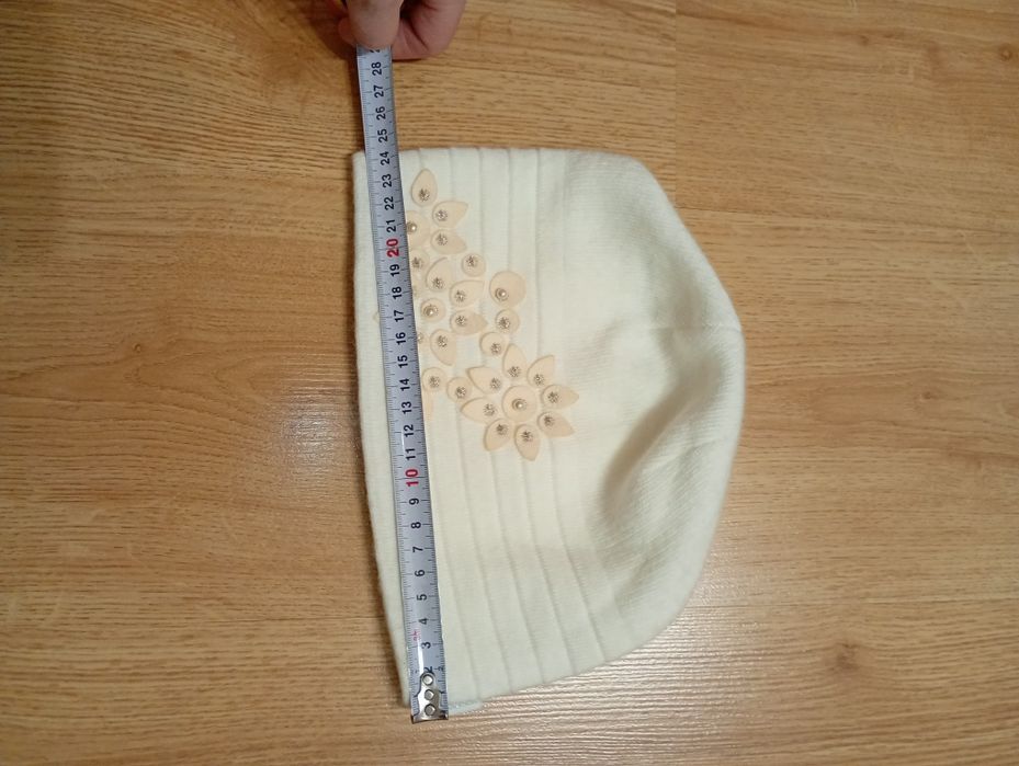 Czapka Pawonex damska wełna akryl kremowo biała