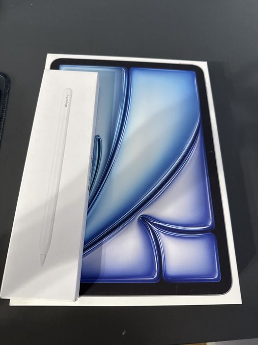 iPad AIR 2025 128GB + apple pencil + etui Smart Folio  (Jak nowy)