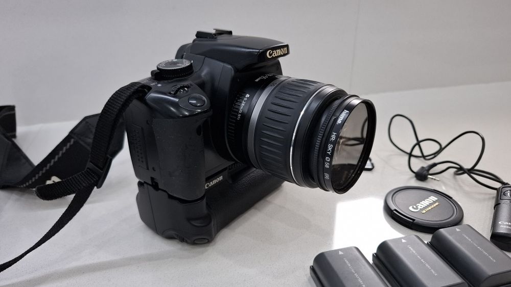 Máquina fotográfica Canon EOS 400D