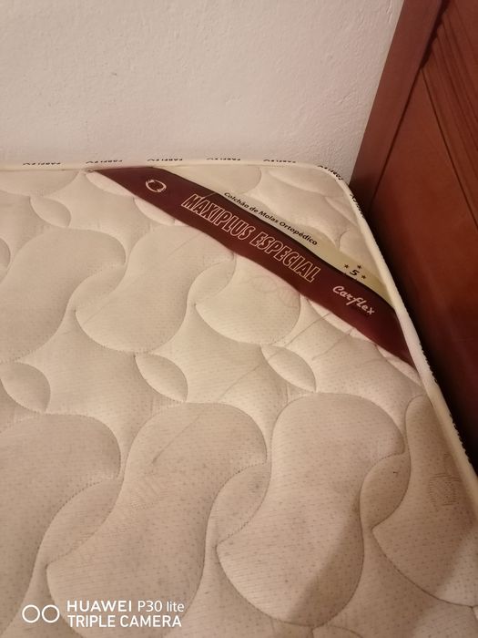 Vendo cama de casal em madeira