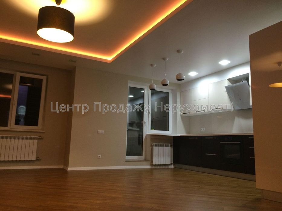 Центр Продажу Нерухомості продає 3 квартиру