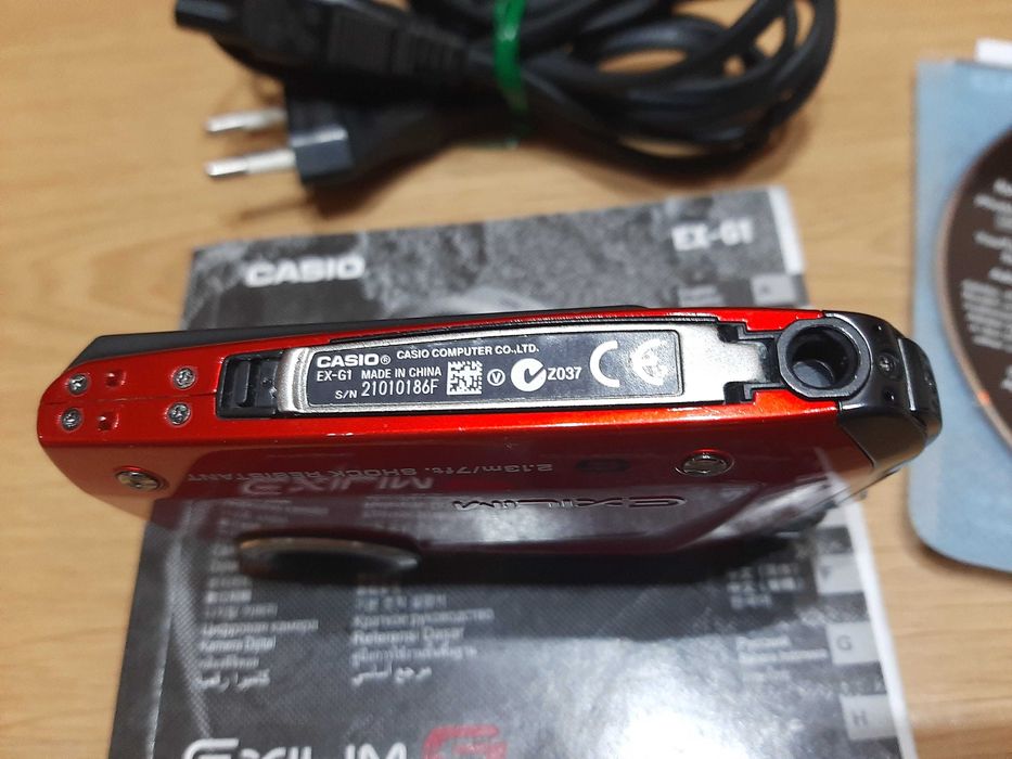 Casio waterproof digital camera64284406473218124