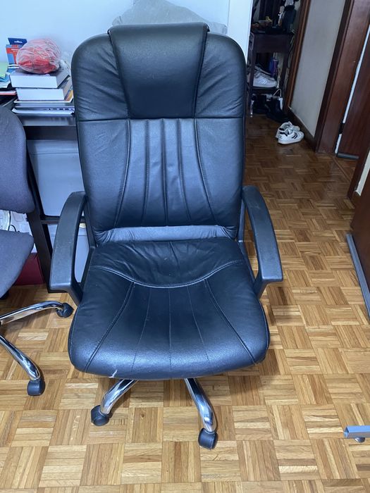 Cadeira de escritório preta