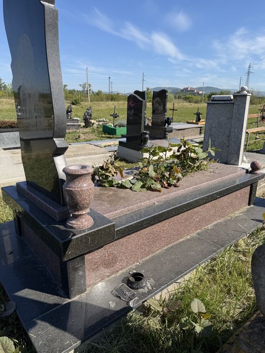 Догляд за могилами Мукачево та область, клінінг