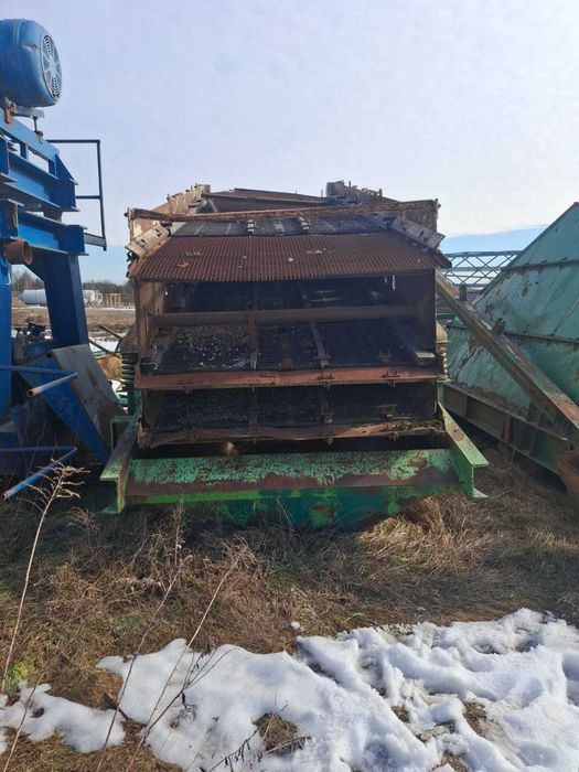 Przesiewacz wibracyjny stacjonarny 3-pokładowy