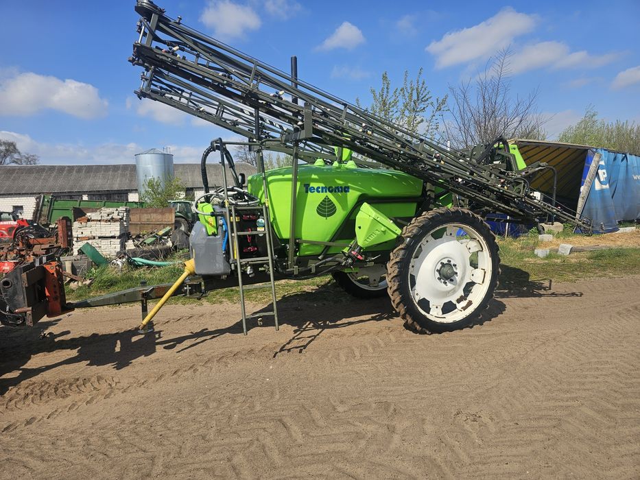 Opryskiwacz Tecnoma 24/12 m 2600 litrów