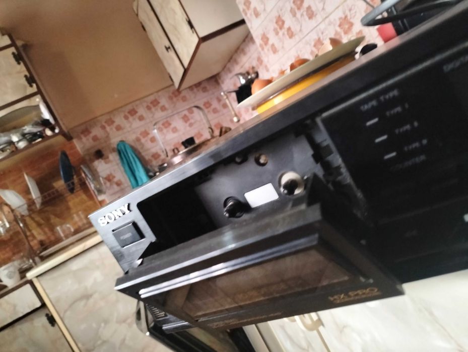 Sprzedam  magnetofon. Kasetowy Sony Tcrx55
