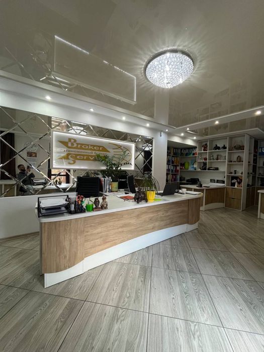 Продаю Комерческое Помещение Центр ( Мариупольская) возле  Грифеля