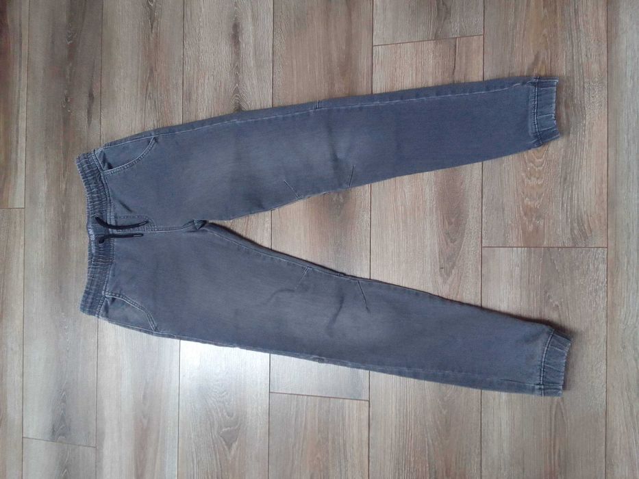 Szare spodnie joggery chłopięce Primark rozmiar 158 stan idealny