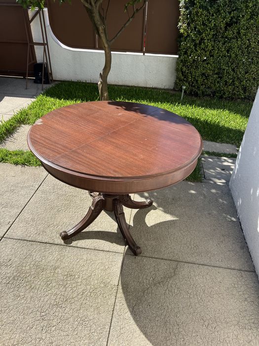 Mesa de jantar extensível em madeira maciça
