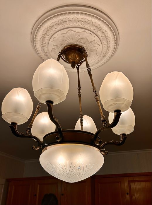 Palacowy żyrandol 6 punktowy z centralna plafonierą