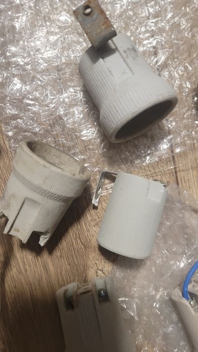 Oprawka ceramiczna 7szt 1 metalowa