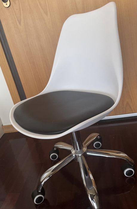 Secretaria Micke ikea + Cadeira