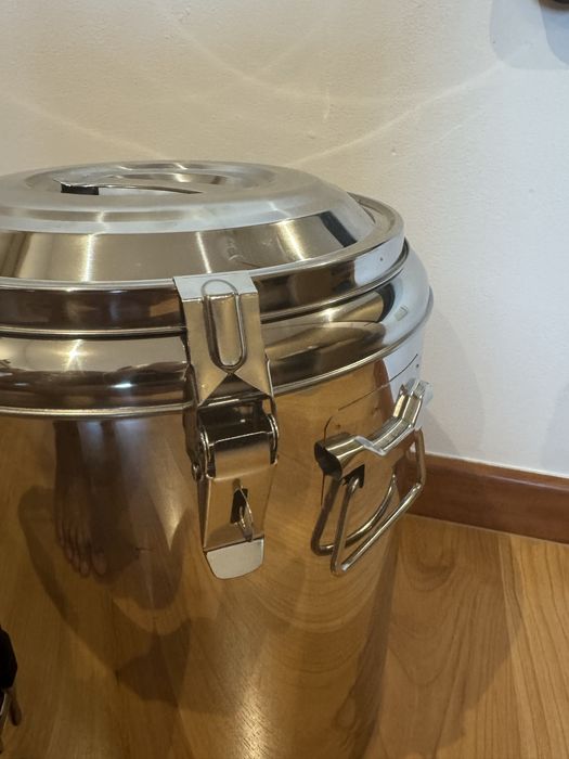 Barril com torneira *Novo*