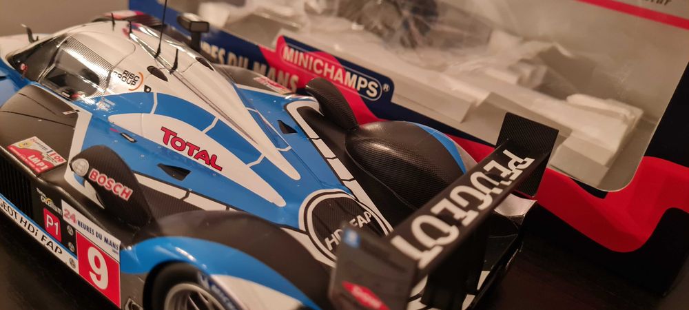 Peugeot 908 HDi FAP #9 - Vencedor Le Mans 2009 - 1:18 Minichamps