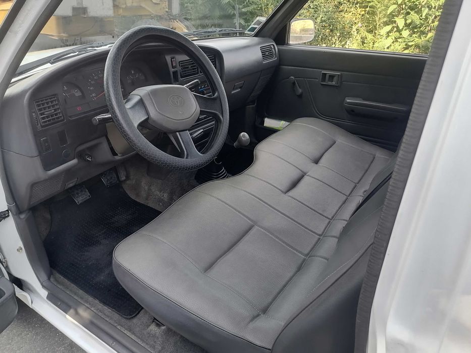 Toyota Hilux 2.4D 3 lugares