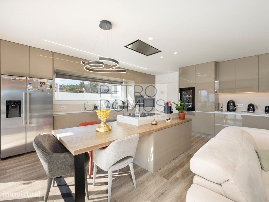 Moradia T3+Atelier Como Nova Com Piscina Aquecida E Vista Para A Se...