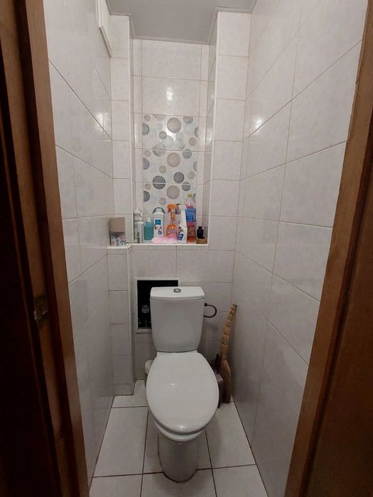 Продам великогабаритну 4-и кімнатну квартиру по вулиці Державності.