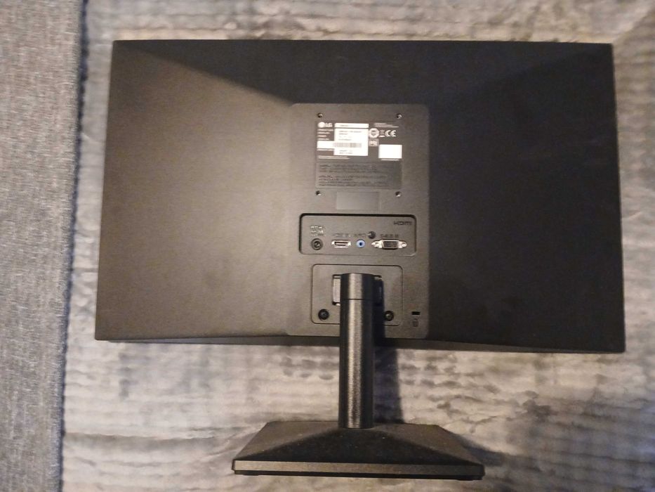 Monitor LG 15"" em bom estado