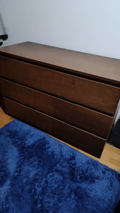 Cómoda de madeira maciça