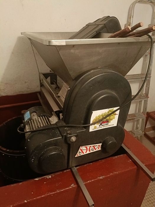 Vende-se terreno rústico