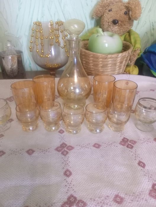 Хрустальні стакани та рюмки