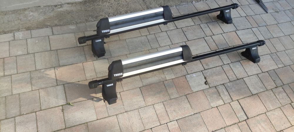 Bagażnik dachowy Thule z uchwytem na narty