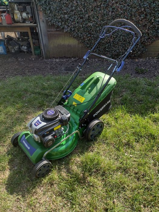 Kosiarka spalinowa z napędem