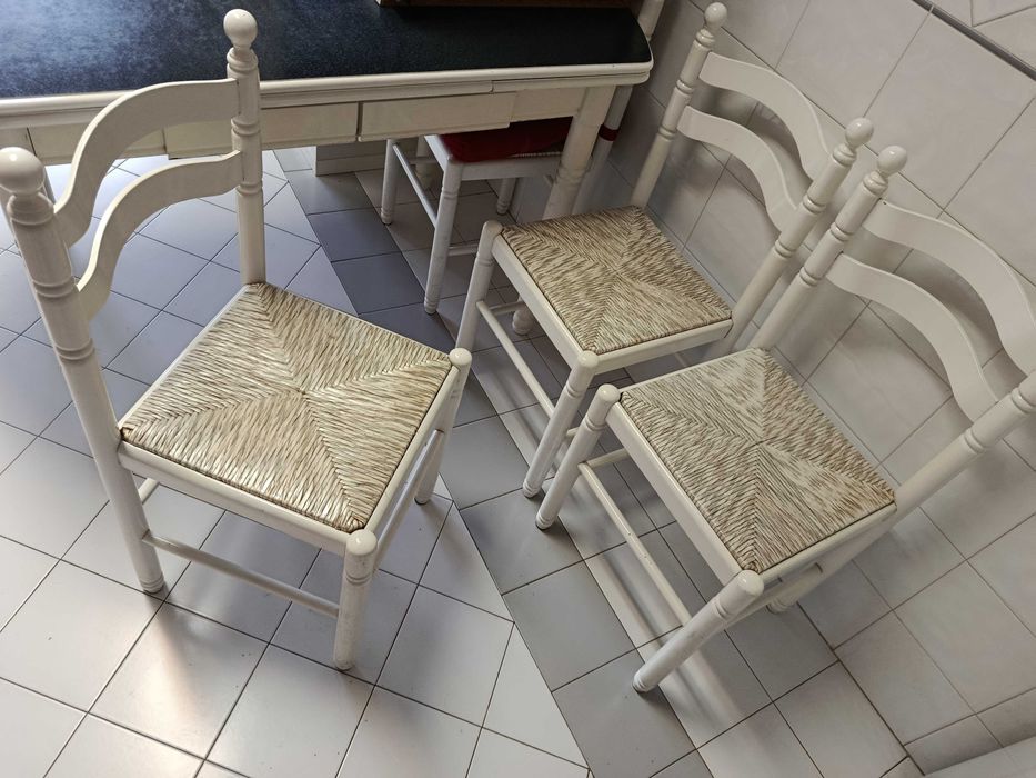 Mesa madeira extensível (Opção + 4 cadeiras conjunto)