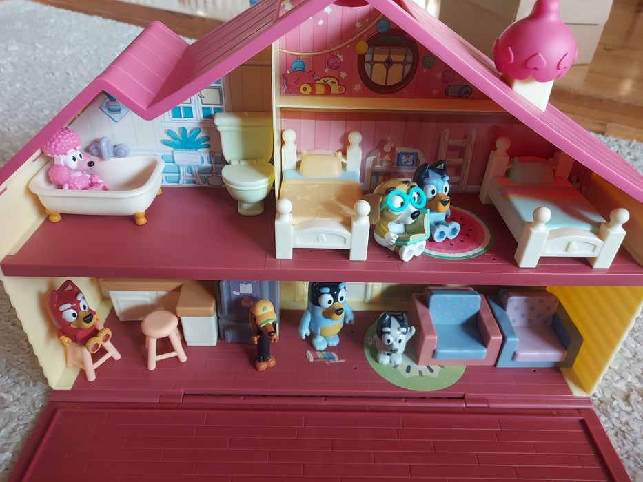Domek Bluey z figurkami