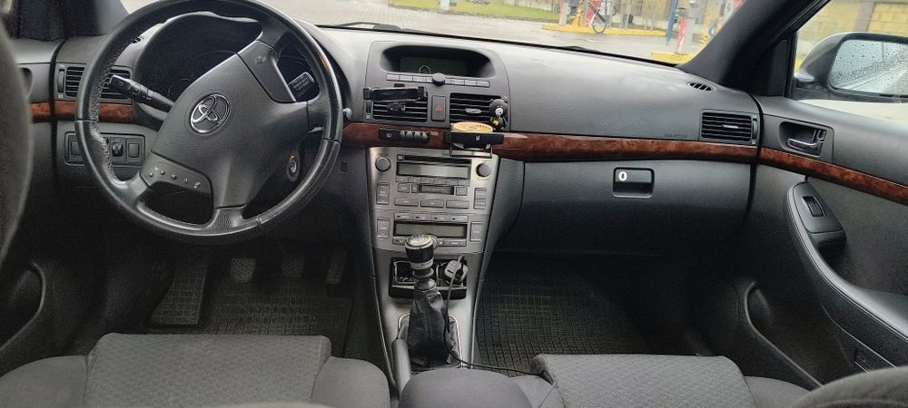 Продам або обміняю Toyota Avensis T25