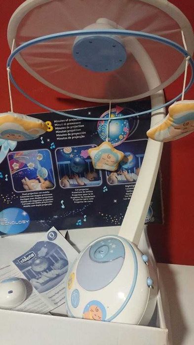 Móbile musical para bebé: “First Dreams: Estrelas Mágicas” (Chicco)