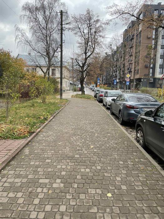 Нежитлове приміщення фасад вул. Квітова