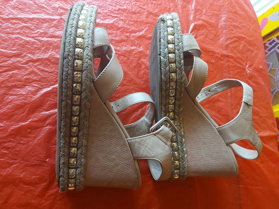 Sandałki na koturnie damskie rozmiar 38