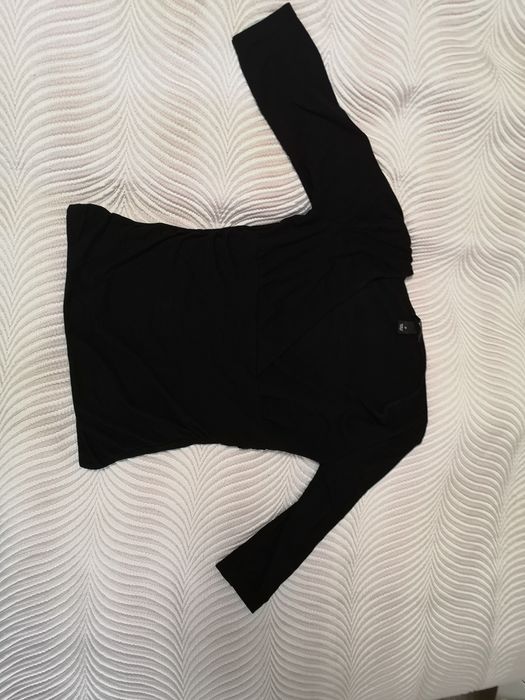 Bluzka czarna z dekoltem V kopertowym