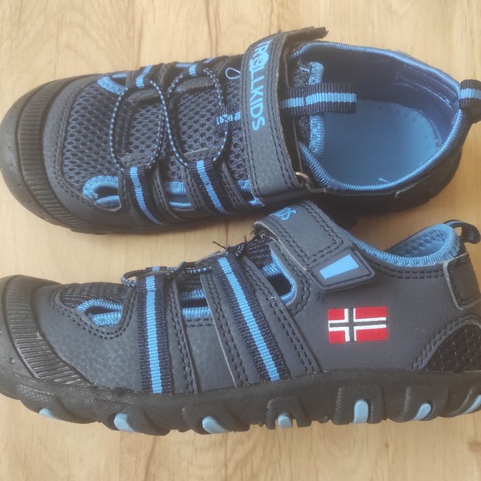 Buty chłopięce sandały.