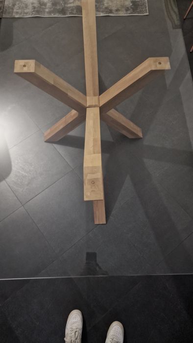 Mesa de sala/jantar     1M de largura por 2M de comprimento