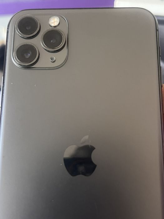 Iphone 11 pro max  Grey sideral
