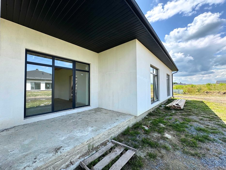 Продам добротну американку з окремим заїздом в районі Авторинку