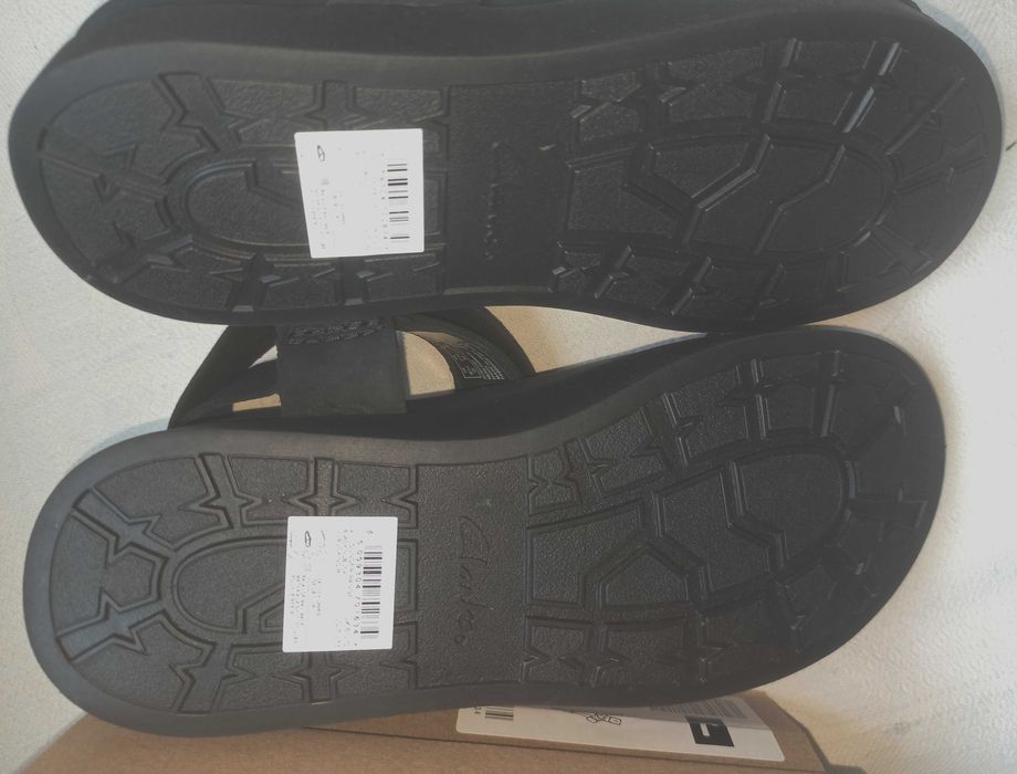 Босоніжки CLARKS Sunder Range чорний нубук40 розмір  нові Оригінал