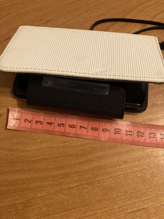 Białe Etui na telefon zapięcie magnetyczne