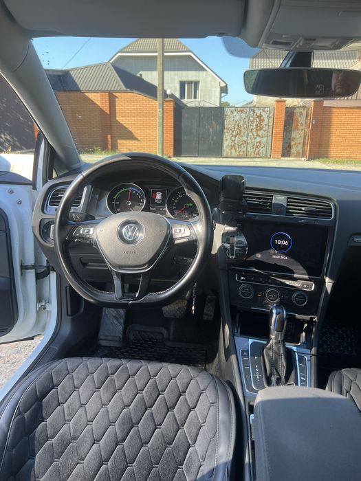 Volkswagen E-Golf 2018
