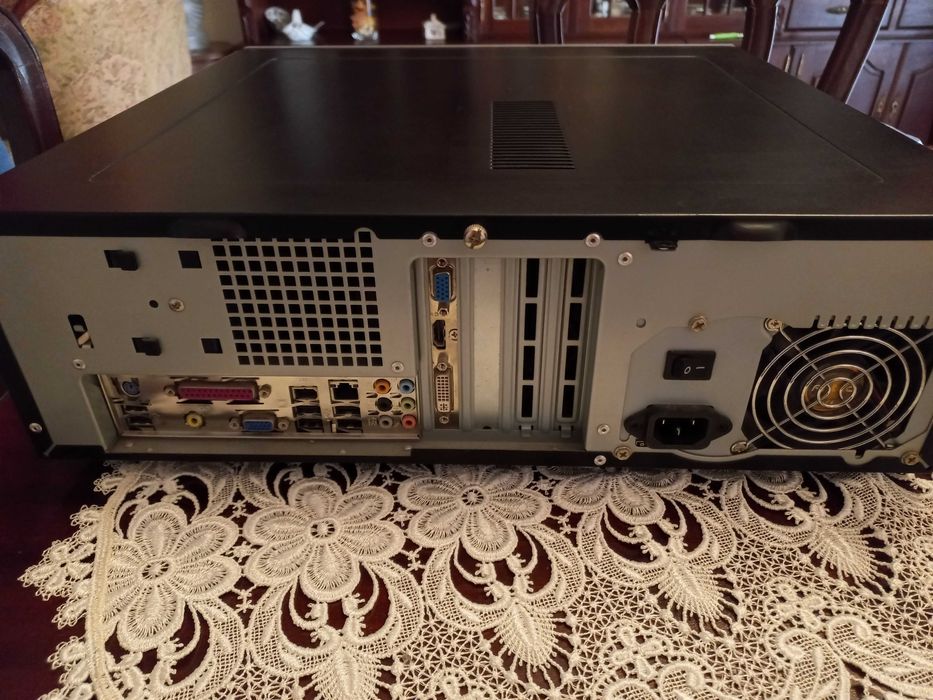 Caixa Antec + kit LGA775 (ASUS P5K-VM, Core 2 Duo, 6GB, GPU, PSU)