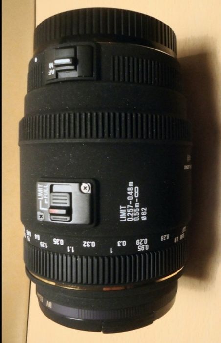 LENTE SIGMA 70mm 1: 2.8 DG MACRO. 
Nova.
Para Canon.