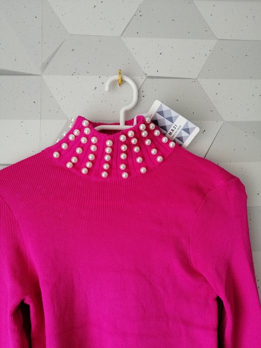 Golf różowy fuksjowy sweter perełki s m