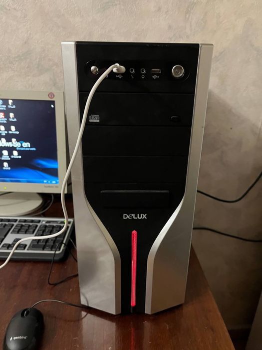 Компютер Delux в зборі