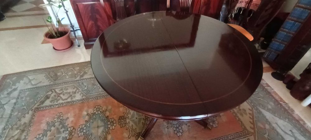 mesa e 6 cadeiras de sala de jantar