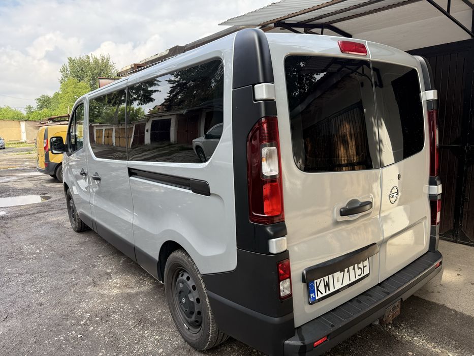 Wynajem 9 osobowe wakacje bus automat trafic vivaro transit custom
