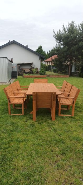 Stół tarasowy drewniany z krzeslami