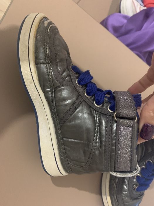 Высокие кроссовки